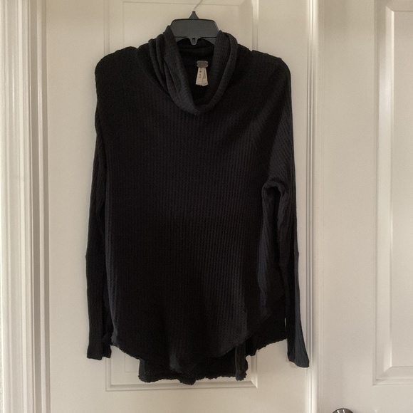 Black Free People long cowl neck shirt - Picture 1 of 6